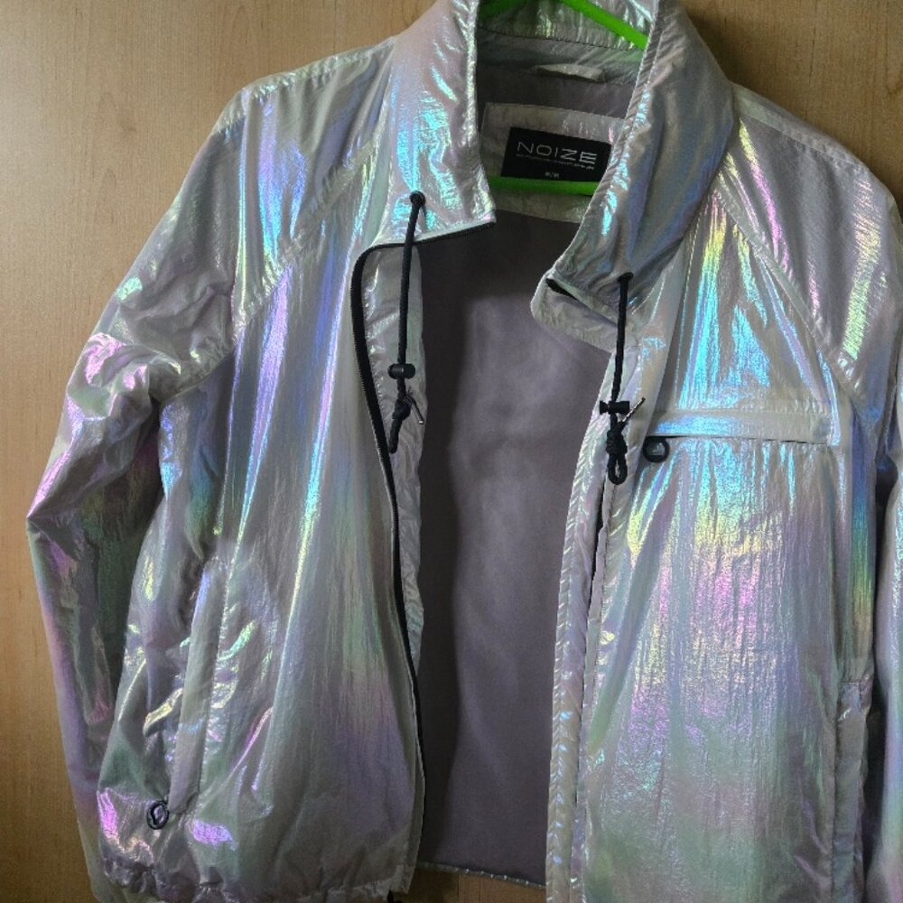 Jacket (windbreaker) incandescent